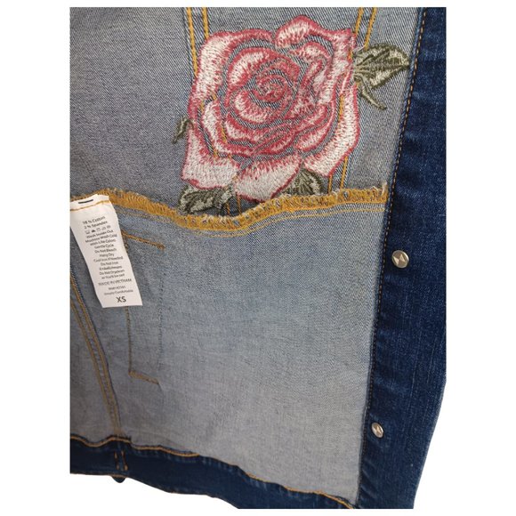 LuLaRoe JAXON Jean Denim Jacket Embroidered Red Roses Womens Size xs - Picture 4 of 8